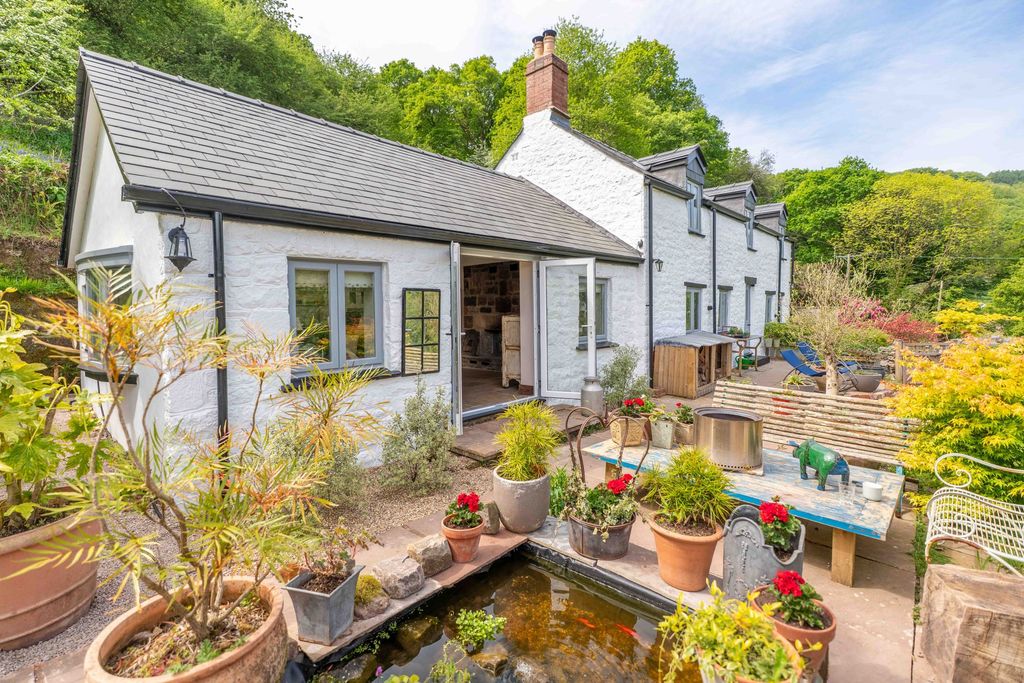 Property photo 1 of 54