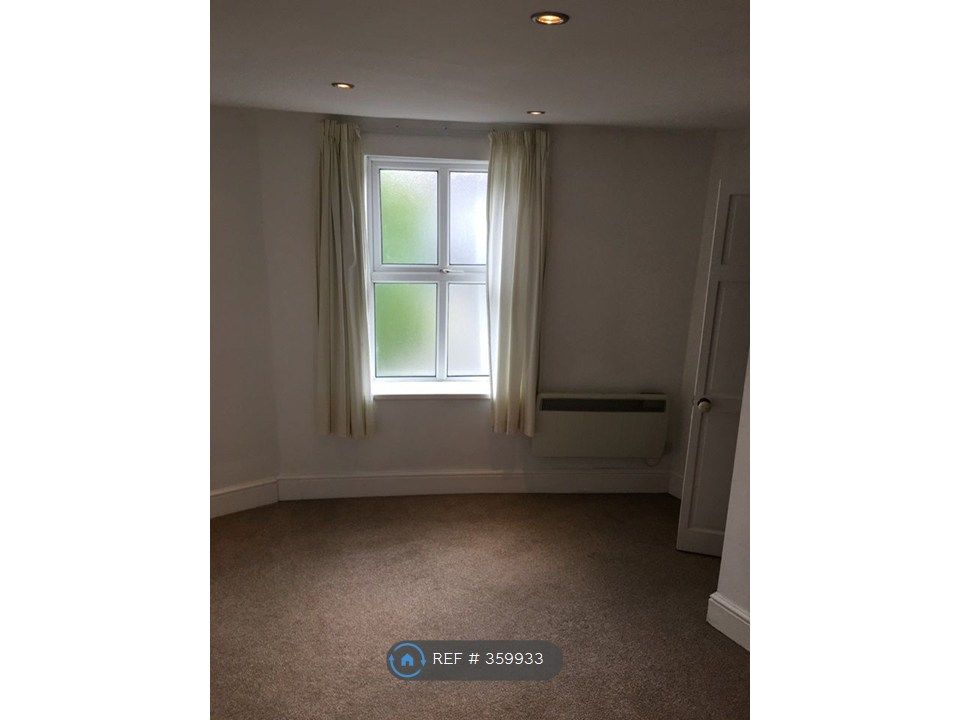 Property photo 3 of 8 Bedroom 2