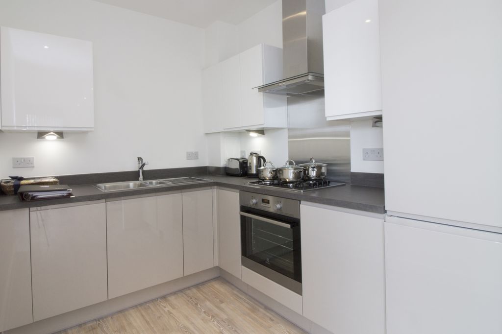 Property photo 2 of 8 Kitchen