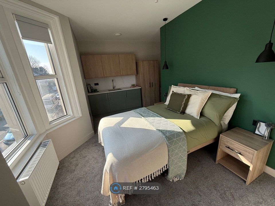 Property photo 3 of 10 Bed 3