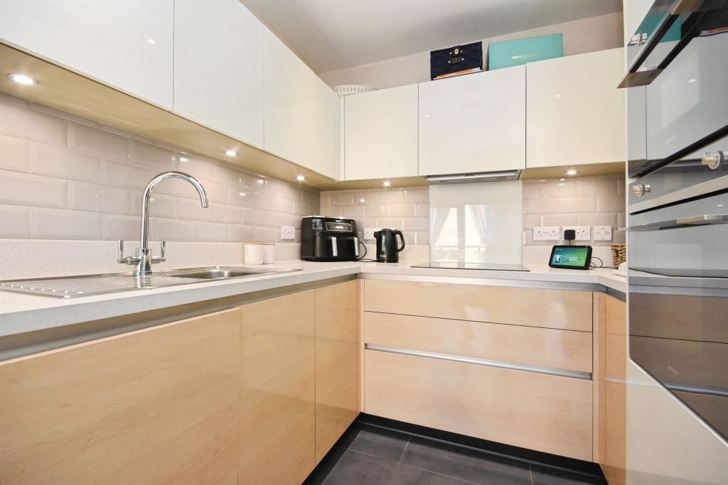 Property photo 3 of 17