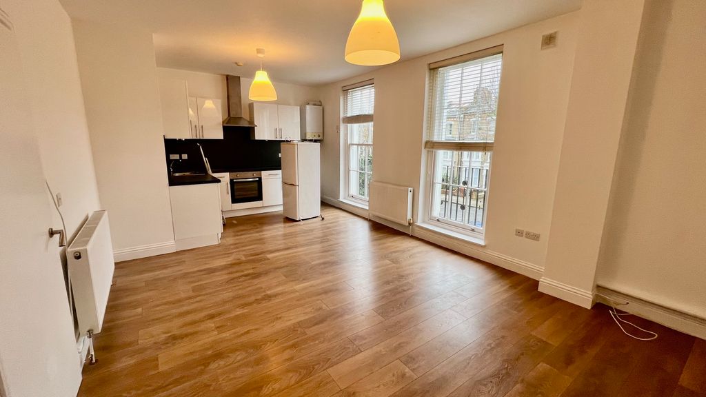 Property photo 2 of 7