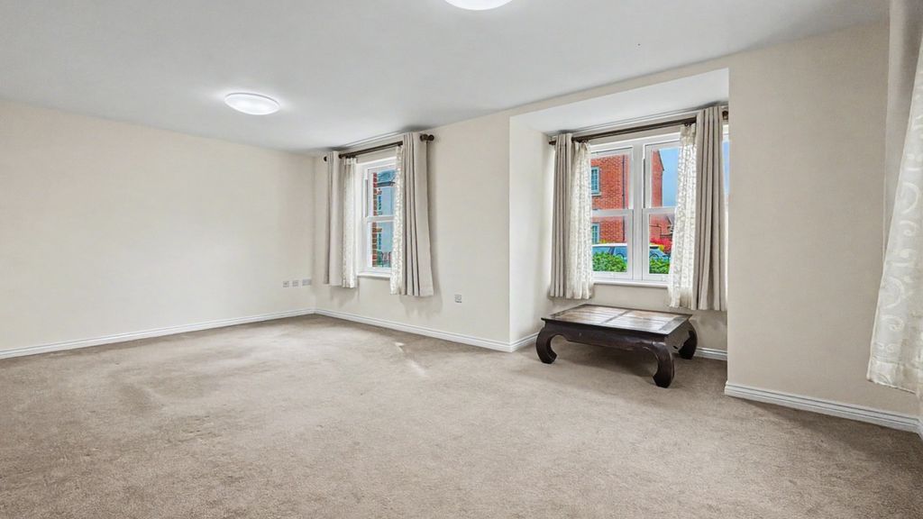 Property photo 2 of 14 4582052