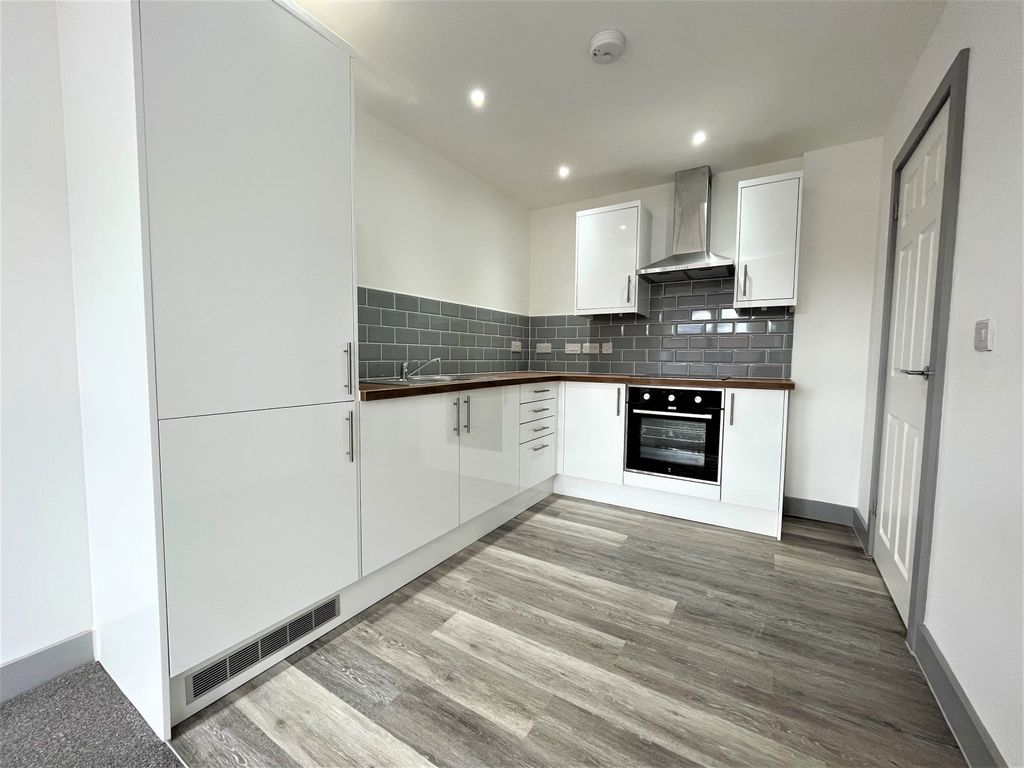 Property photo 2 of 9 Kitchen