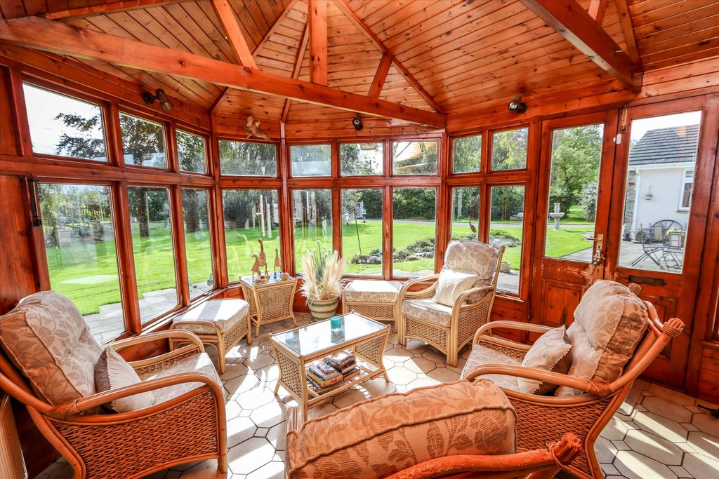 Property photo 2 of 18 Image
