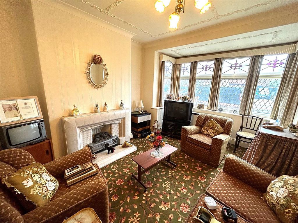 Property photo 2 of 6 Lounge.Jpg