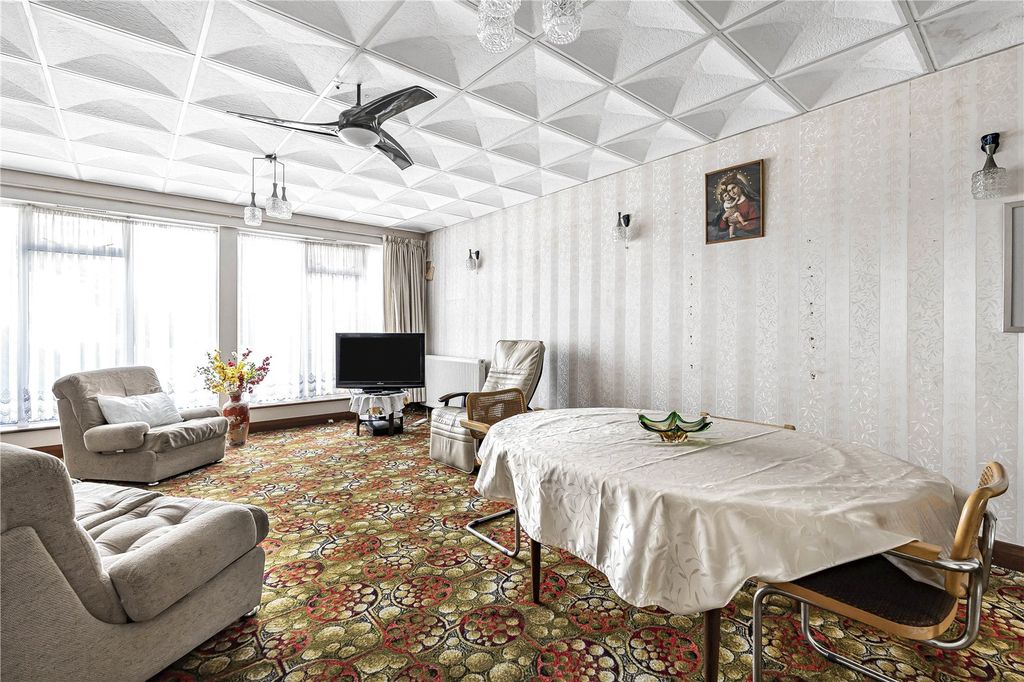 Property photo 2 of 23 Reception