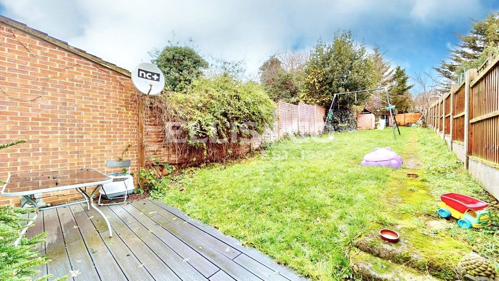 Property photo 3 of 23 Picture No. 15