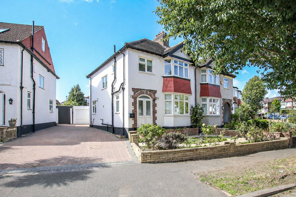 Property photo 1 of 28