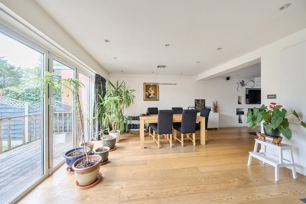 Property photo 2 of 23 1346644-12-68c95A...