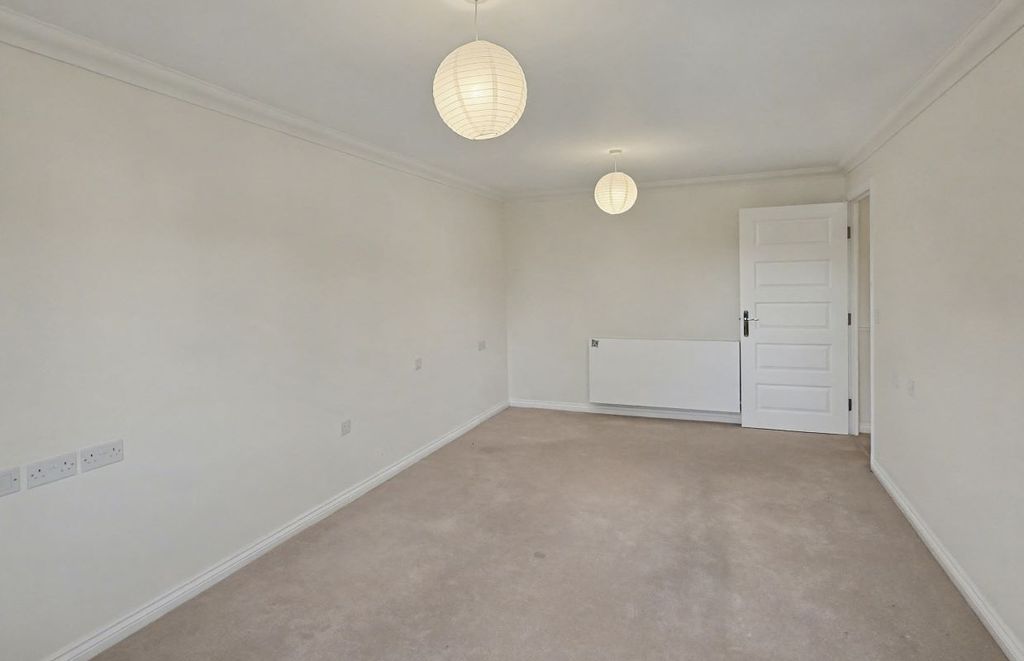 Property photo 3 of 12