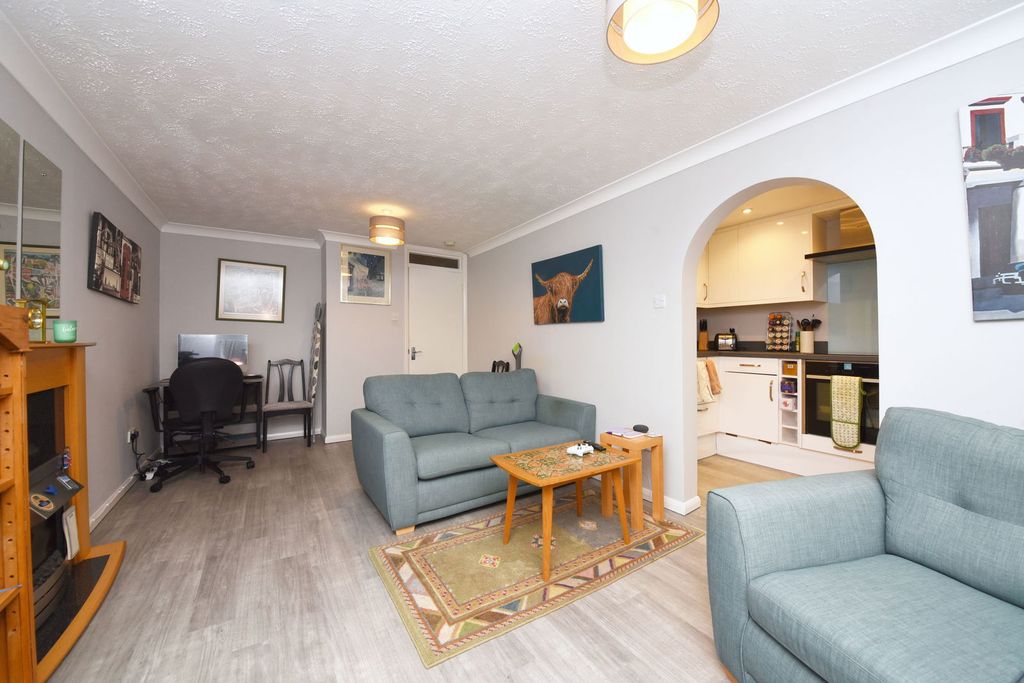 Property photo 3 of 7