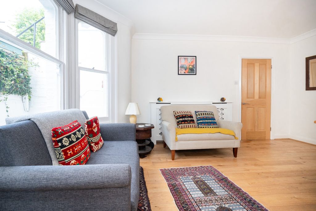 Property photo 3 of 12 5304292