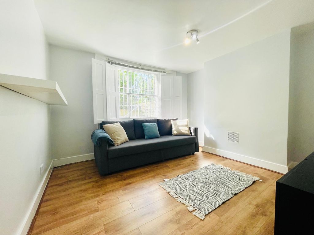 Property photo 2 of 22 Gallery
