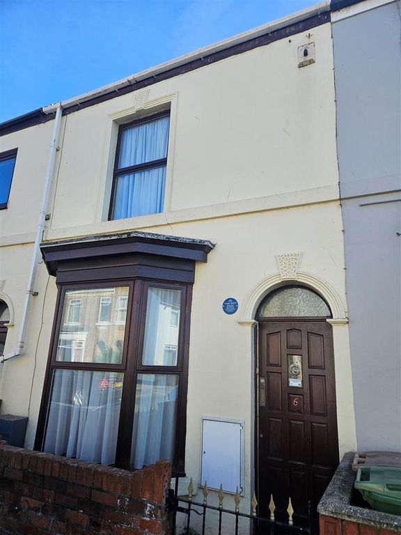 Property photo 1 of 8