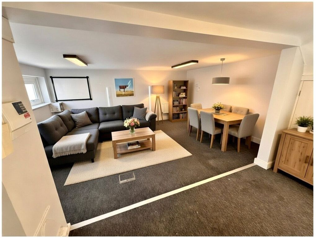 Property photo 3 of 9 Picture No. 19