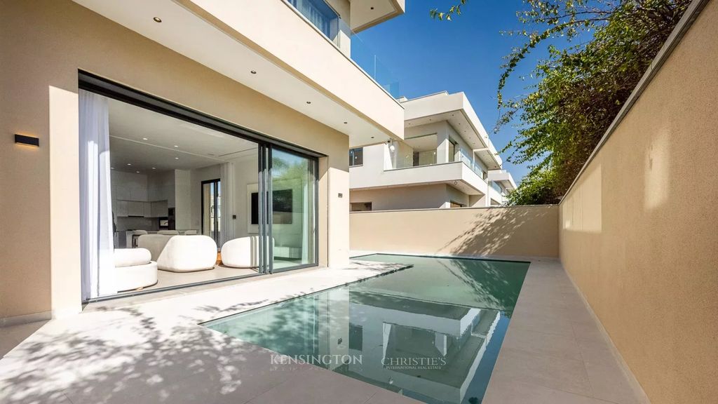 Property photo 2 of 41