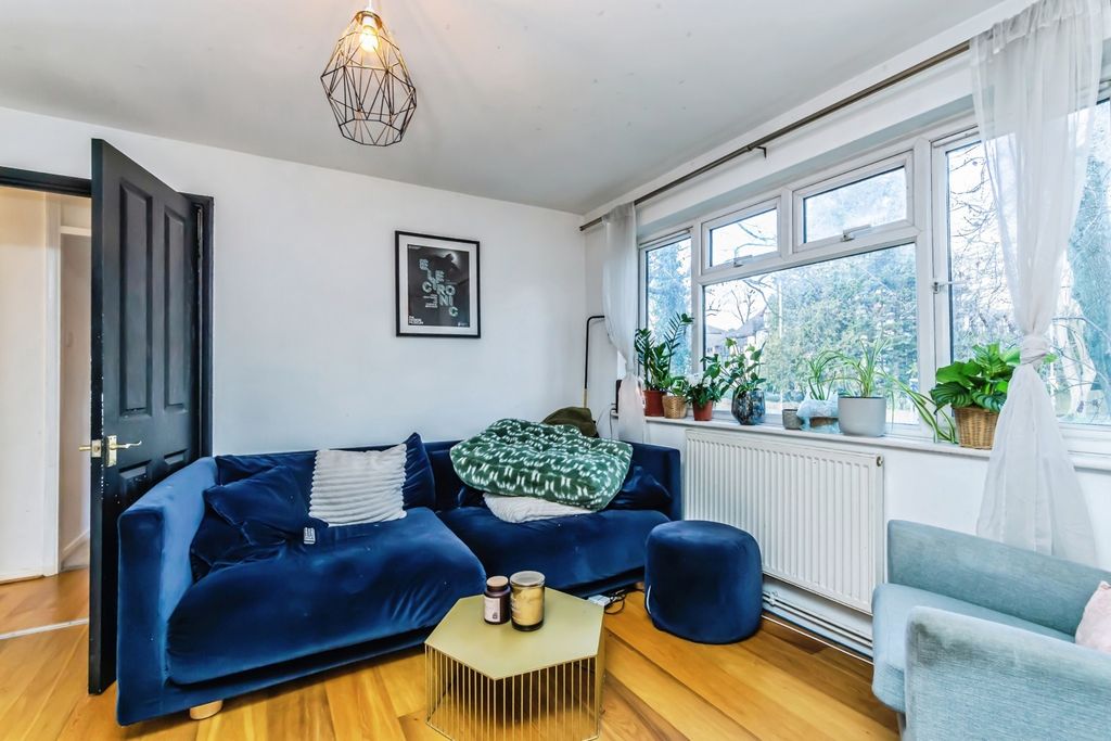 Property photo 3 of 17 Pbox-Img.Jpg