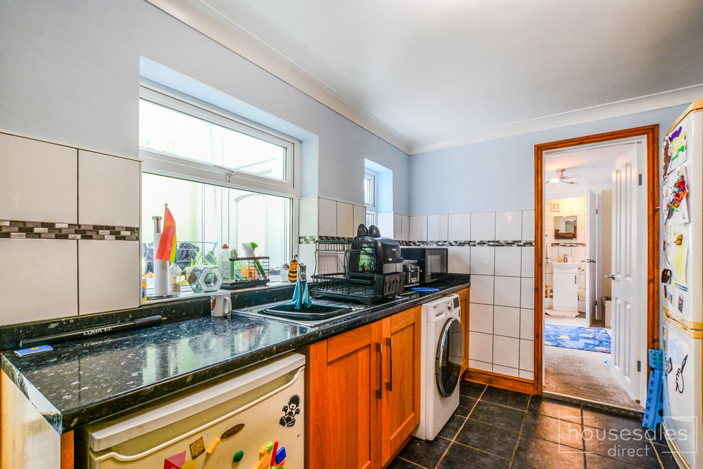 Property photo 2 of 16