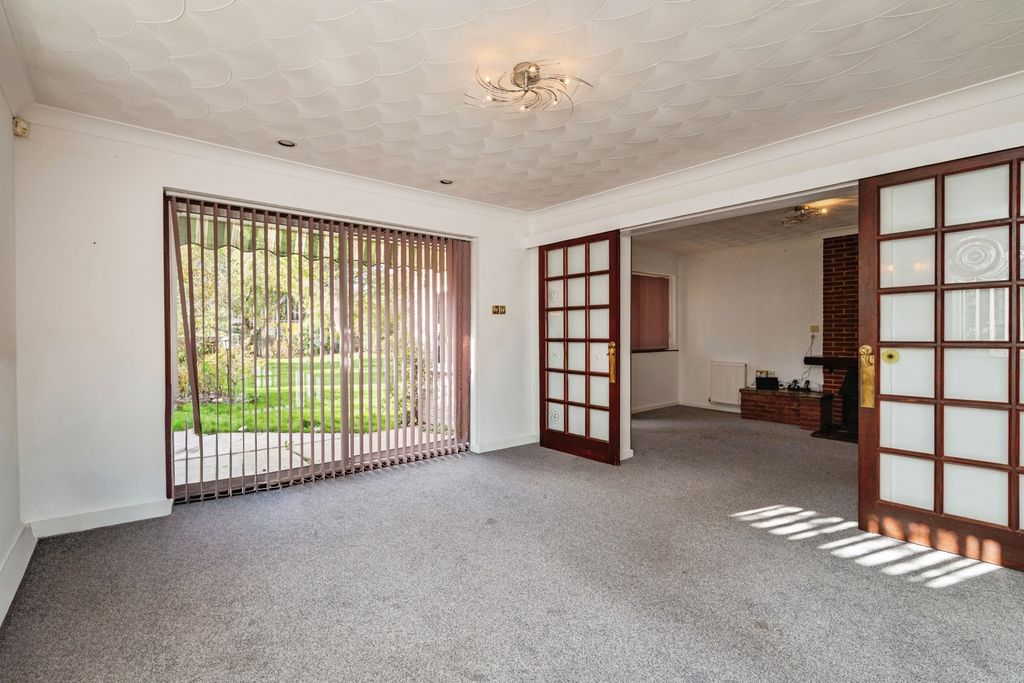 Property photo 3 of 17 Photo