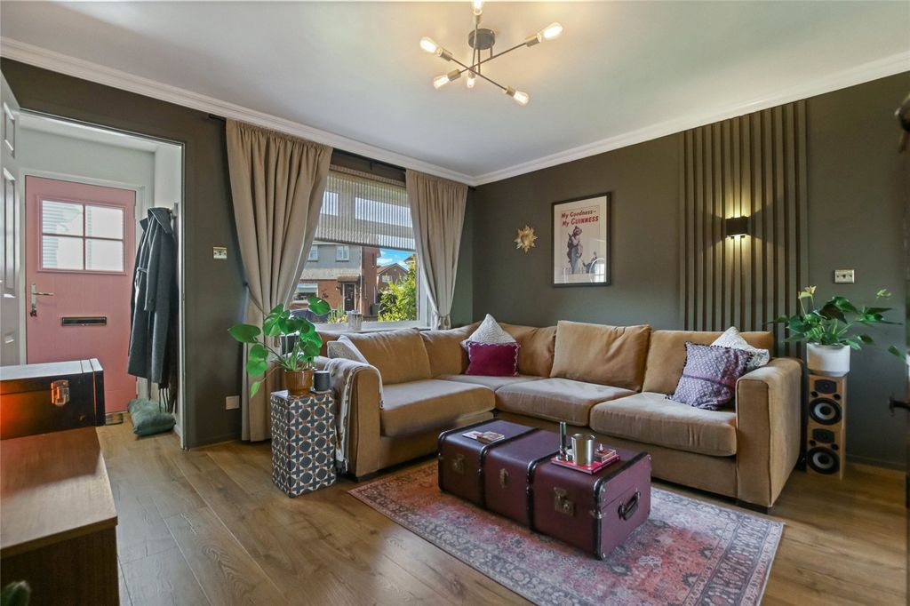 Property photo 2 of 22 Picture No. 27