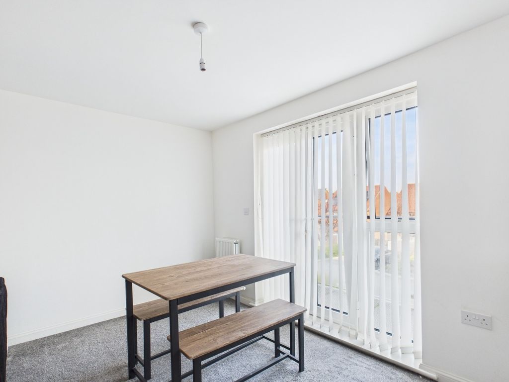 Property photo 2 of 13 4122583