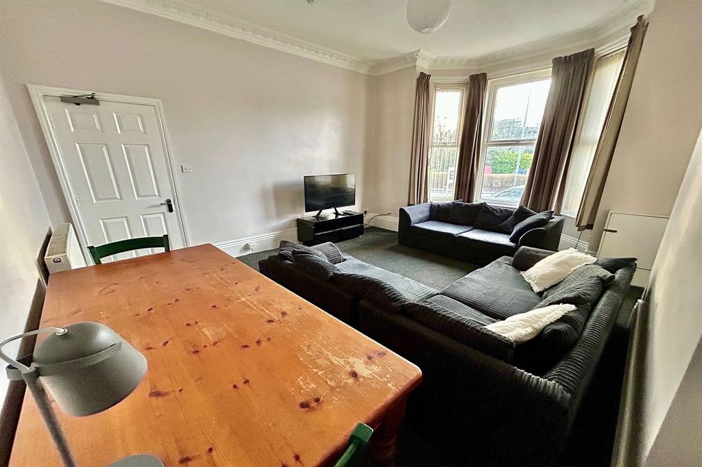 Property photo 3 of 26 Living Room