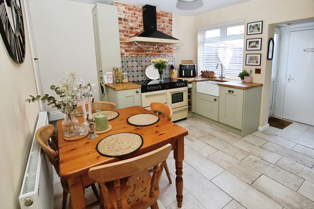 Property photo 3 of 23 5075464