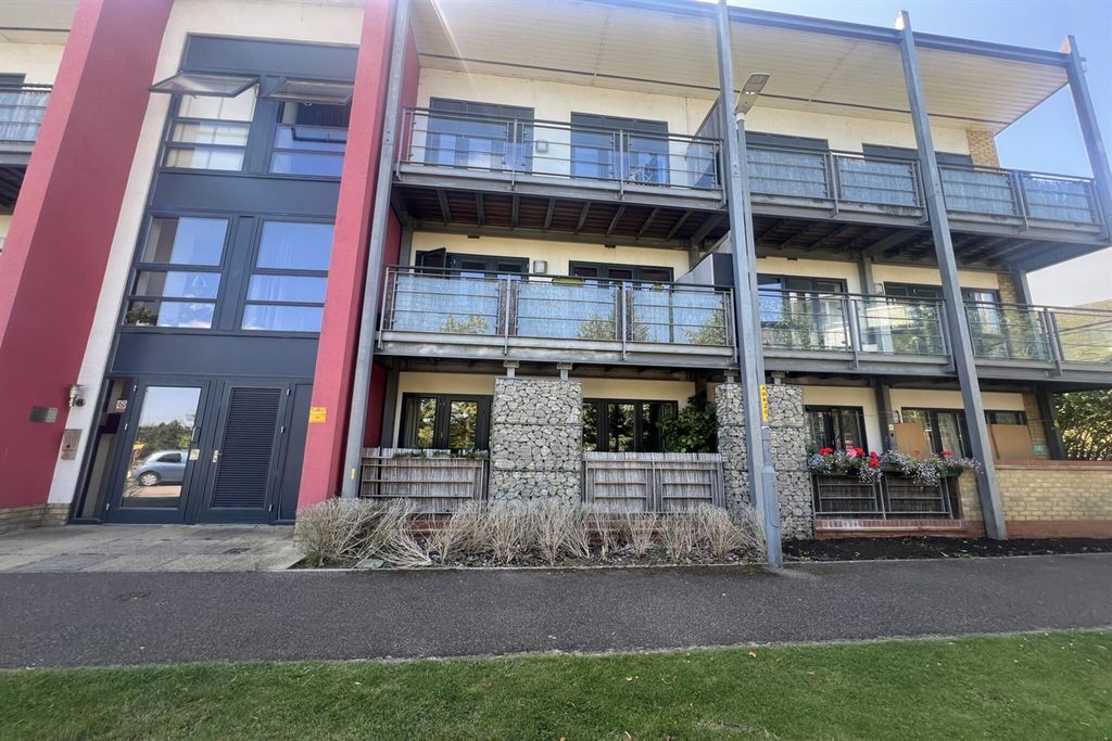 Property photo 2 of 8
