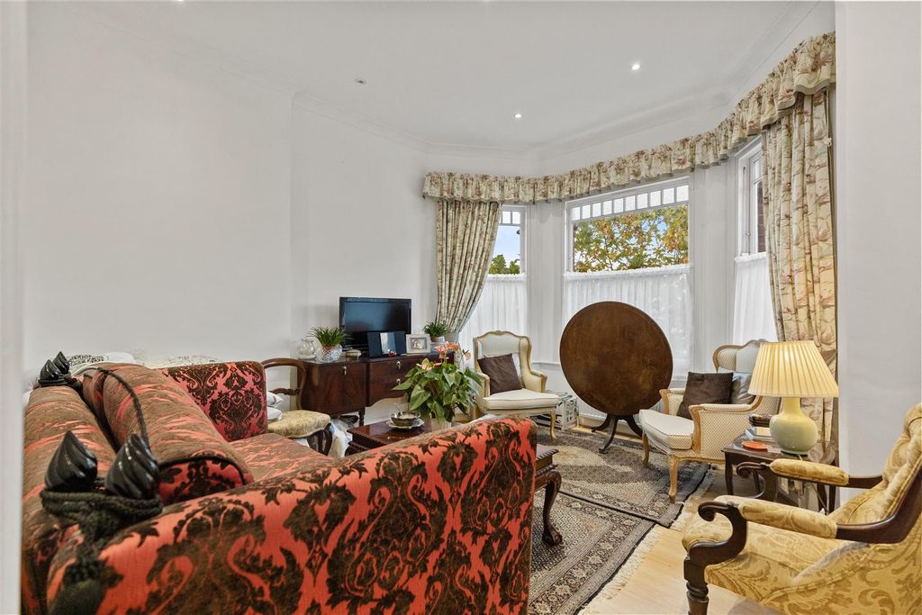 Property photo 1 of 6