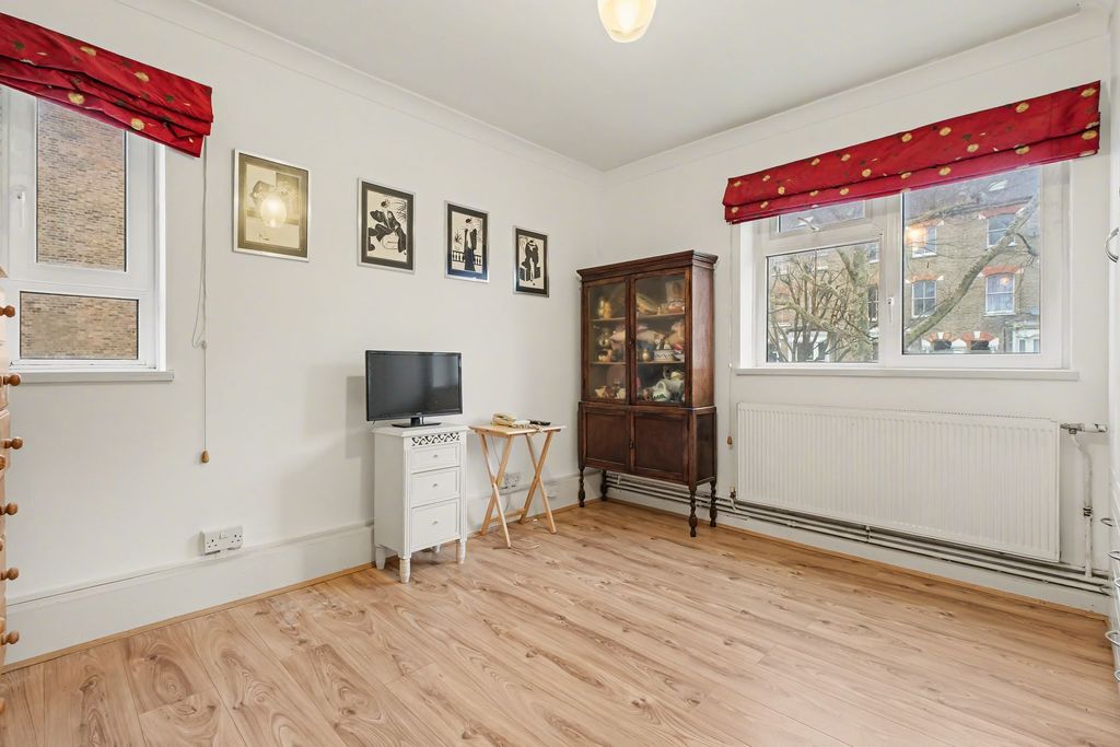 Property photo 3 of 10