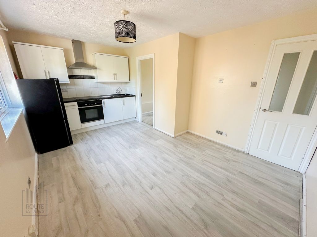 Property photo 2 of 7 Photo 5