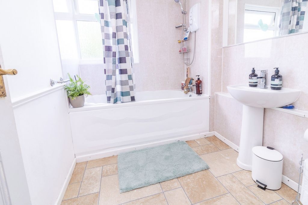 Property photo 2 of 18 Photo
