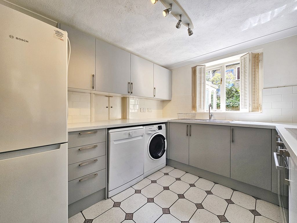 Property photo 2 of 21 Kitchen