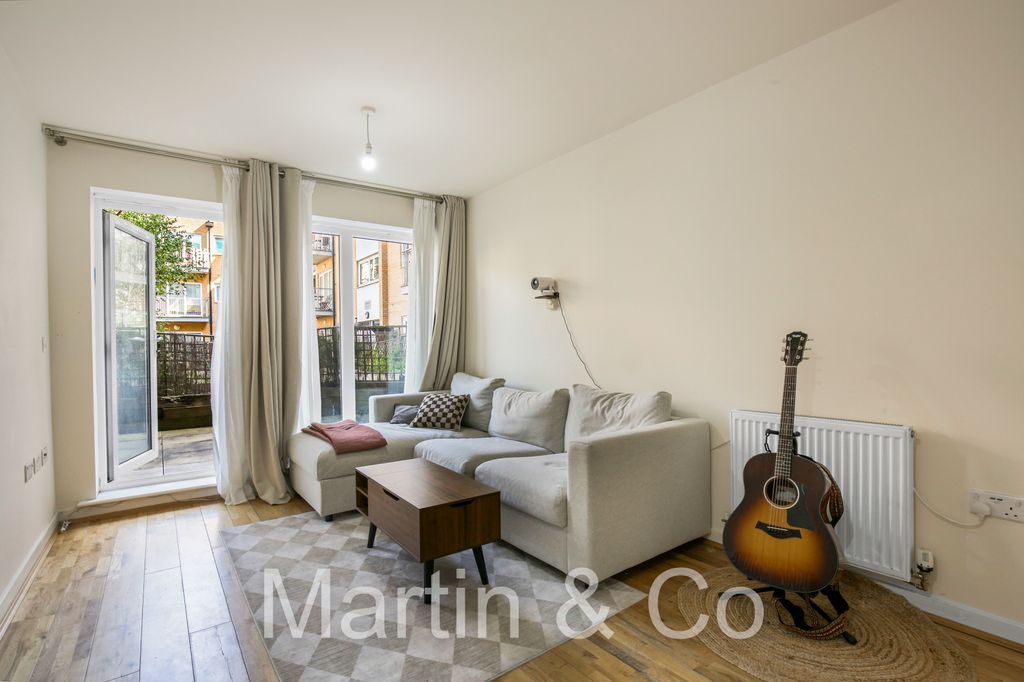 Property photo 2 of 15 1720147047 - 56 Peebles Court, Whitestone Way, Cr0