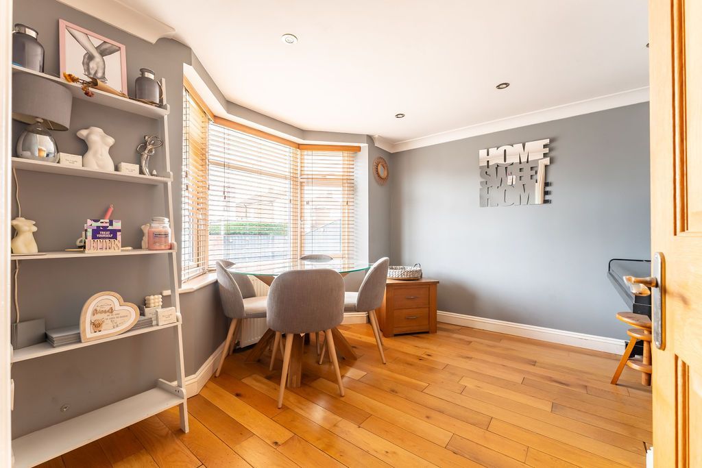 Property photo 3 of 23