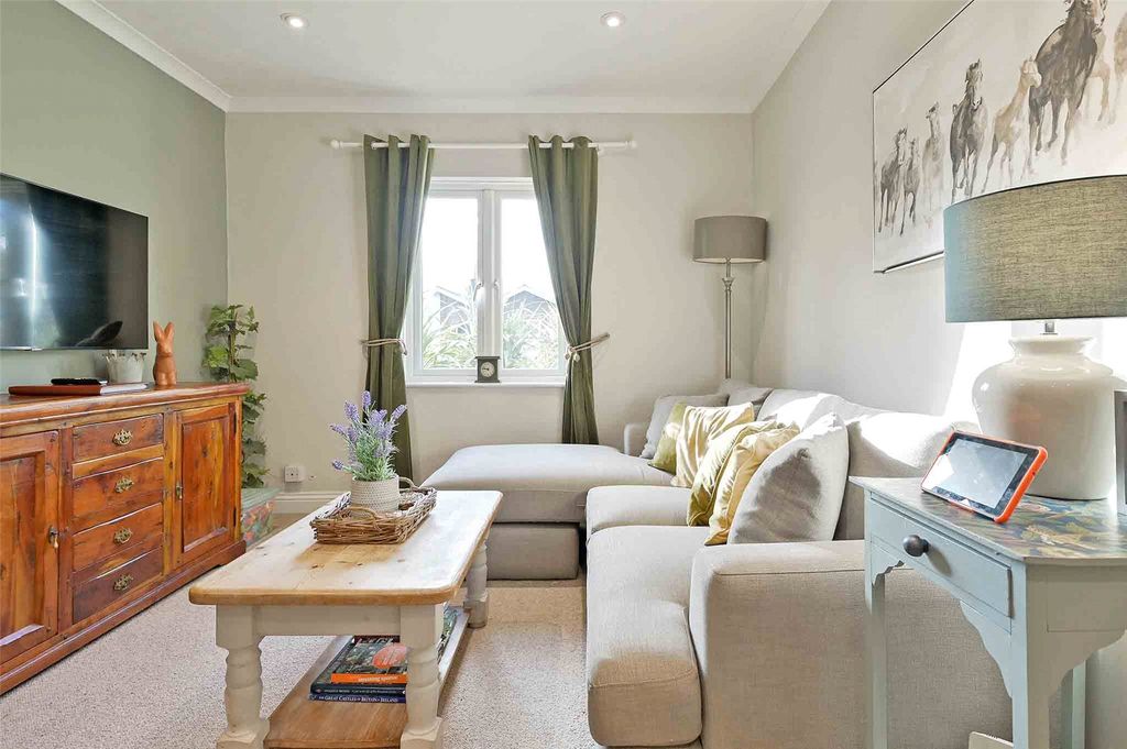 Property photo 2 of 16 Living Area