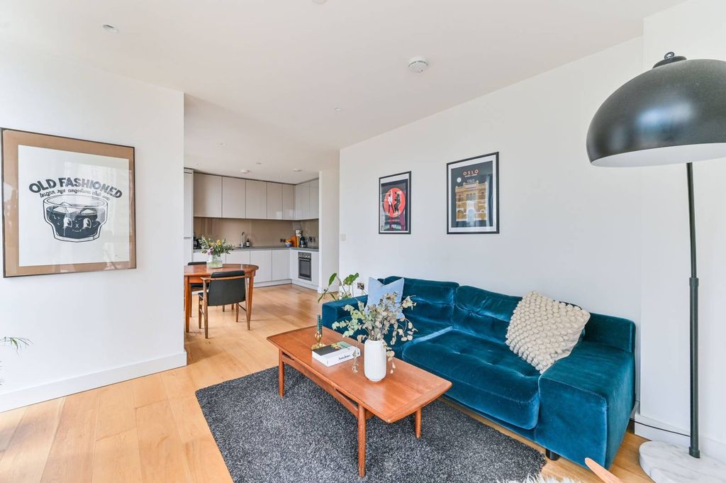 Property photo 3 of 19