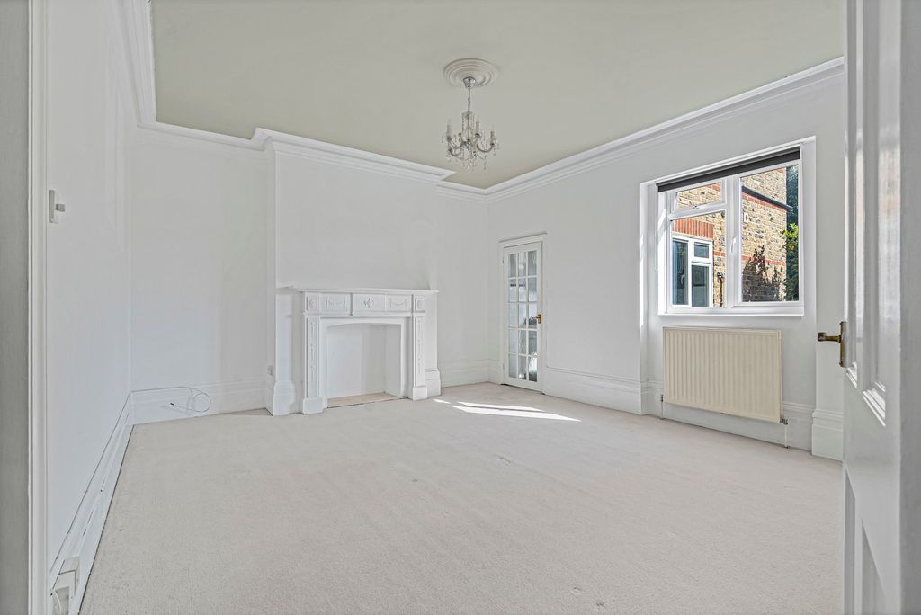 Property photo 3 of 21 Reception Room