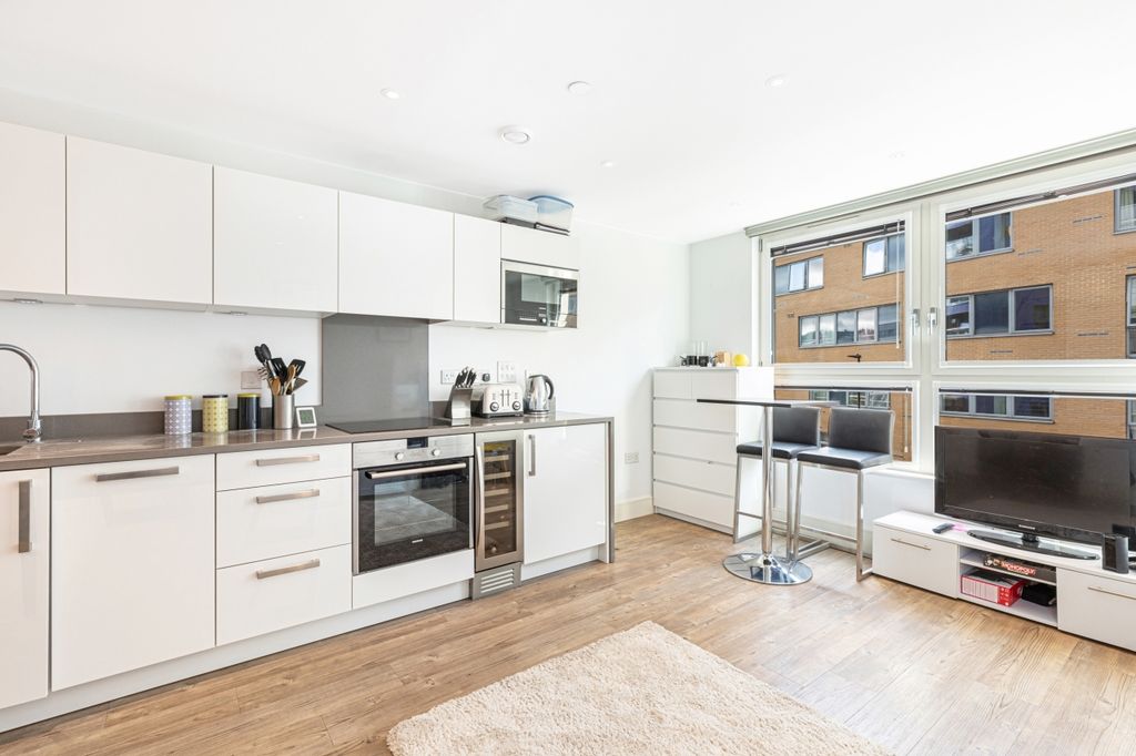 Property photo 2 of 8 Kitchen