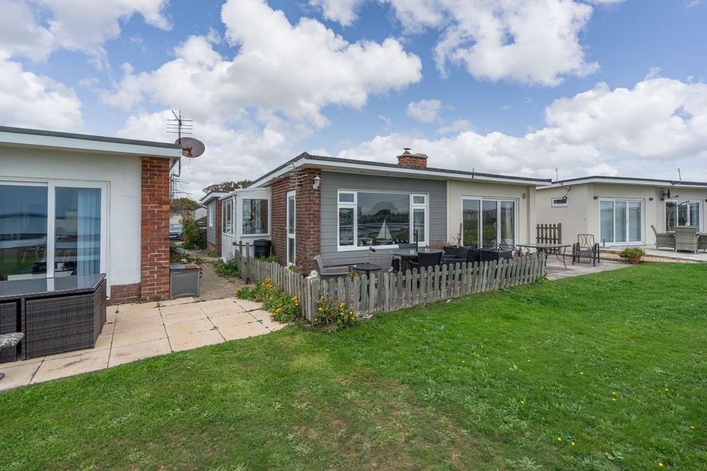 Property photo 1 of 17 Front