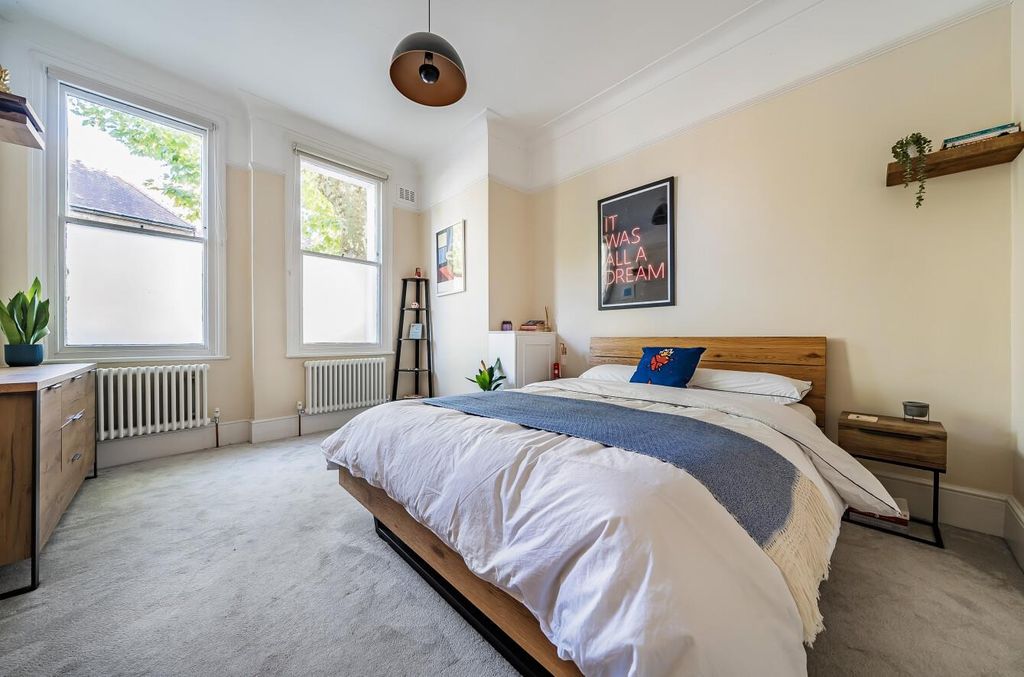 Property photo 3 of 12 1354366-7-68cd7E018F0A5.Jpg