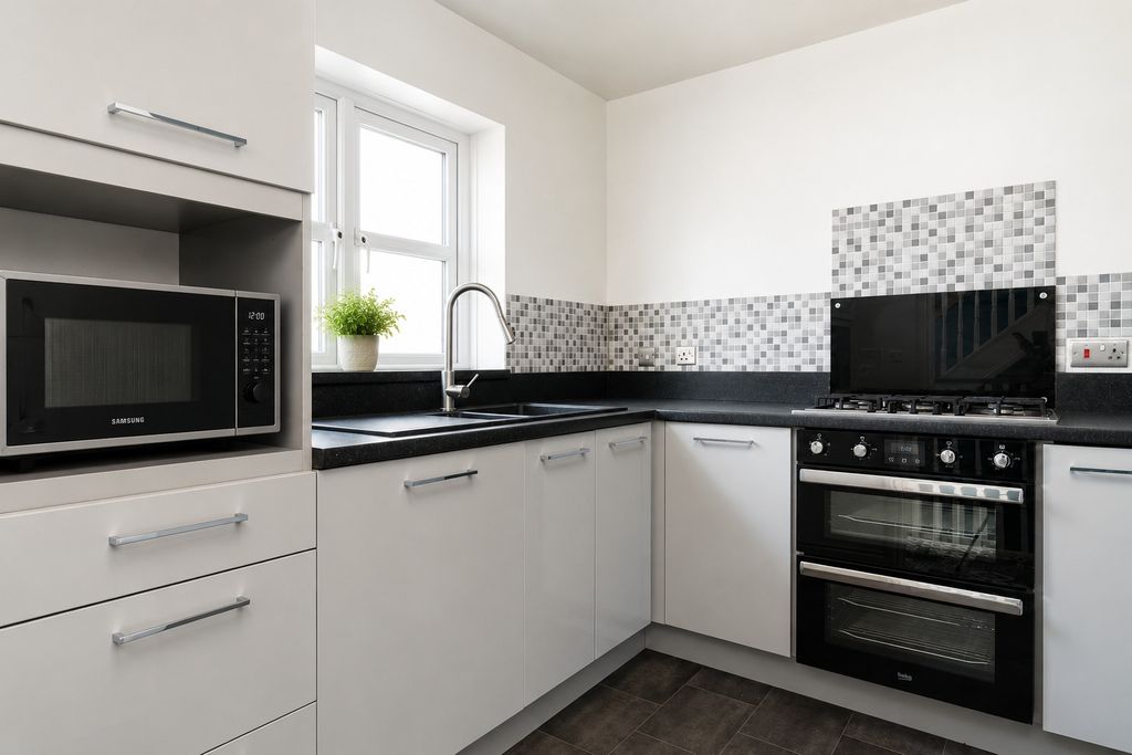 Property photo 3 of 14 5167358