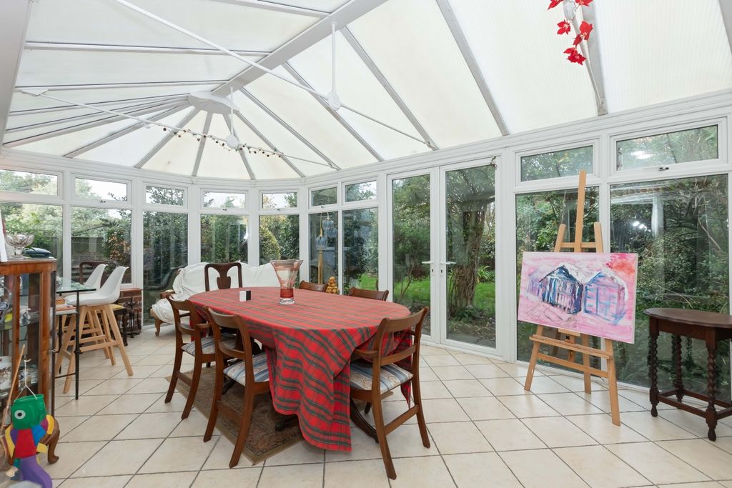 Property photo 2 of 34 Oval Way_18