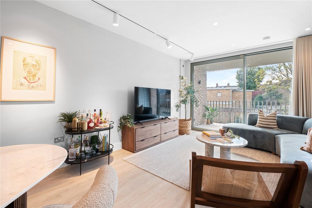 Property photo 2 of 11 Picture No. 30