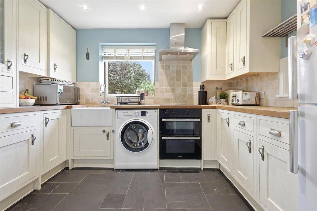 Property photo 2 of 20 Picture No. 25