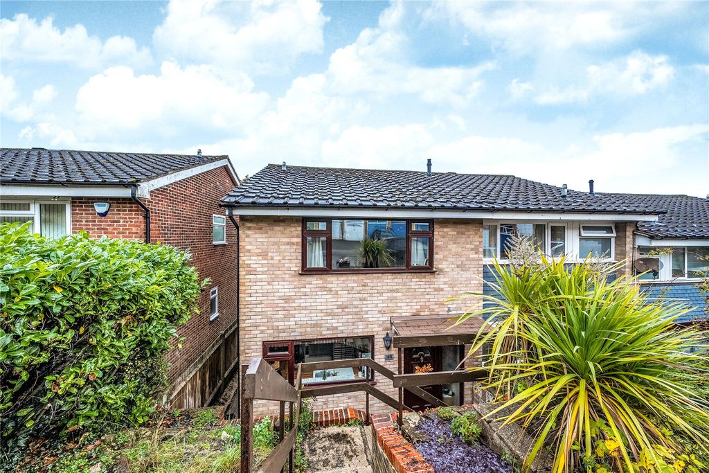 Property photo 1 of 20 Front