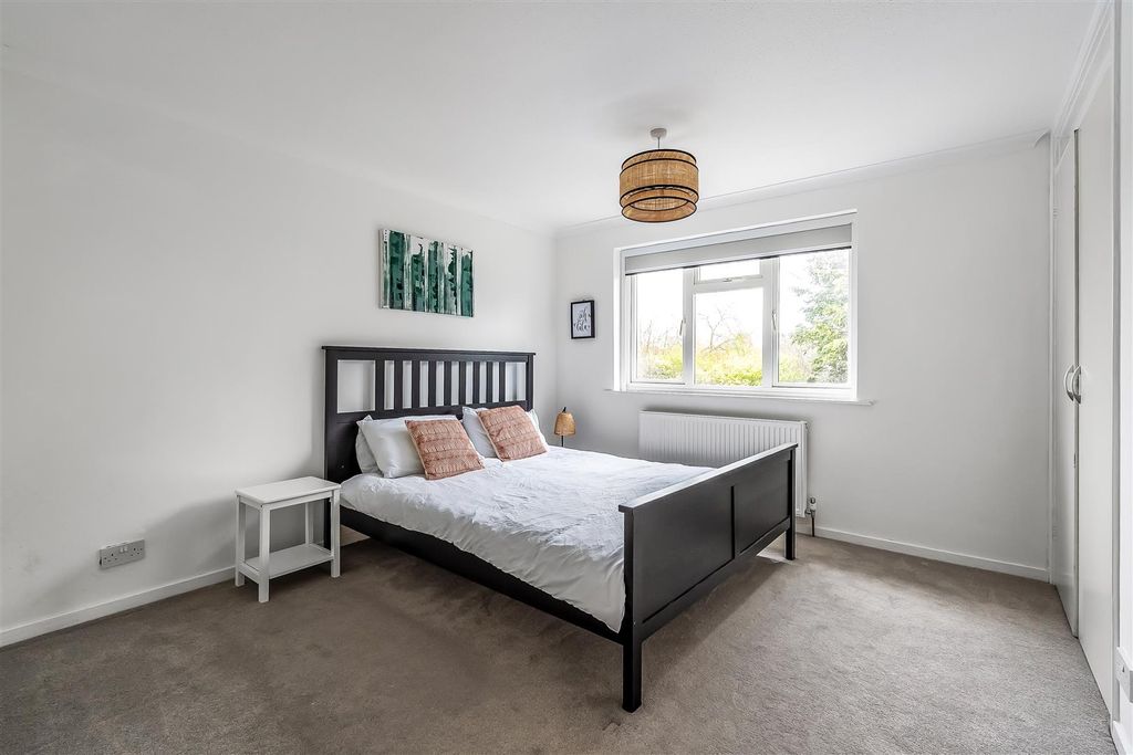 Property photo 3 of 22 36-Hatherwood-19.Jpg