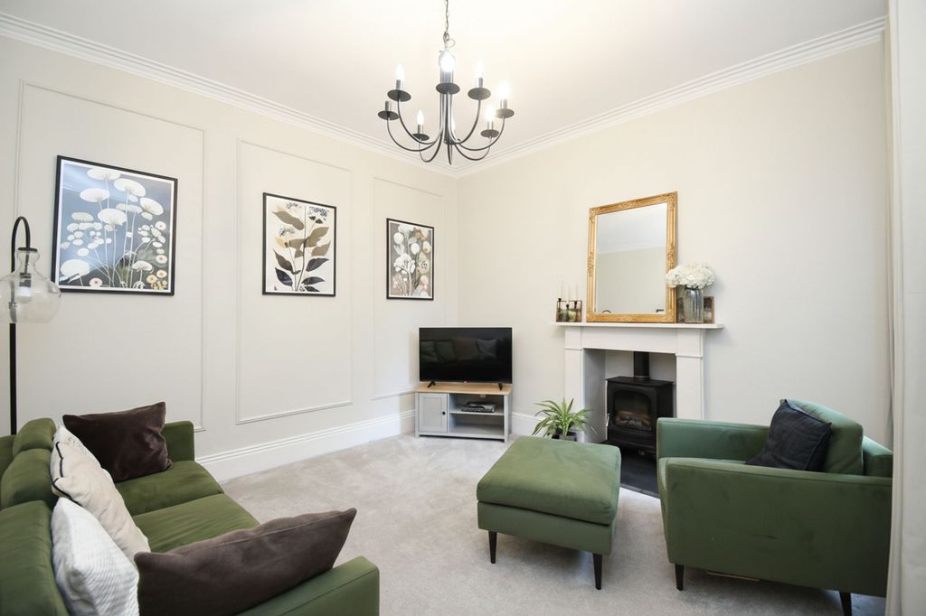 Property photo 3 of 22