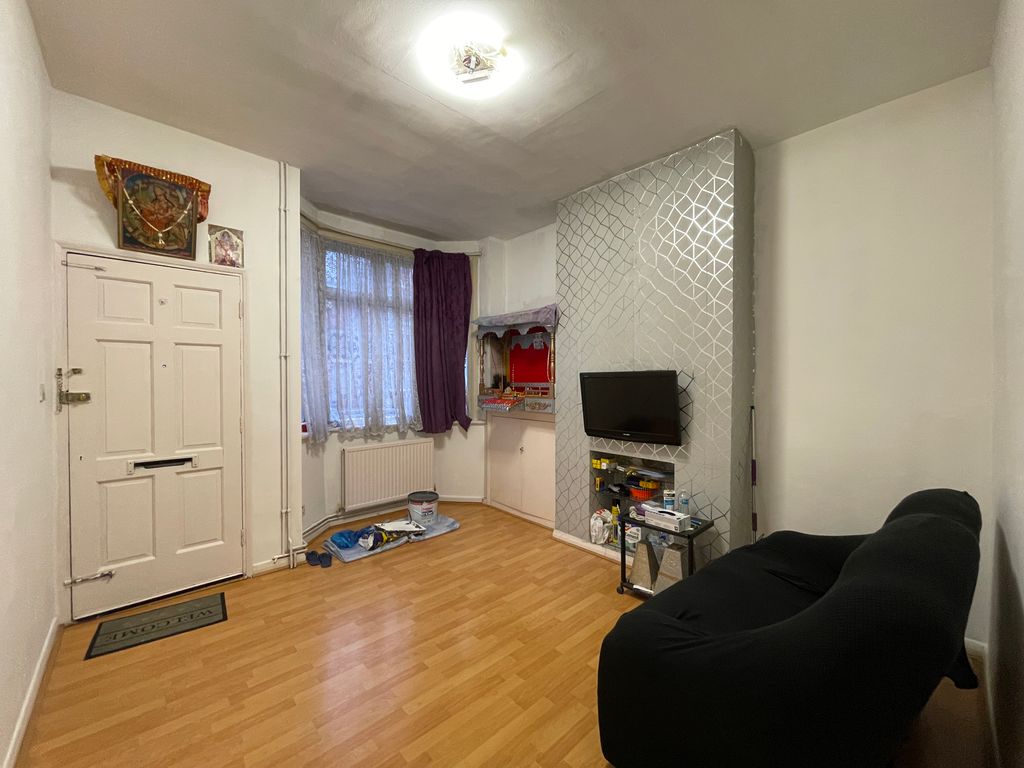 Property photo 3 of 8 Living Room 